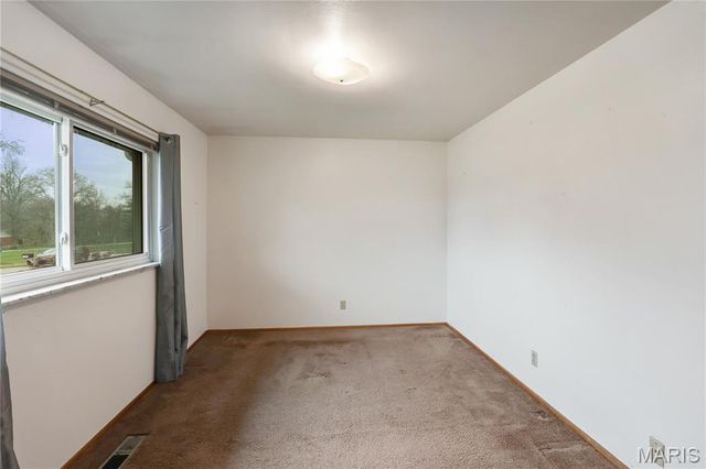 11511 Corlyn Drive, St Louis, MO 63138
