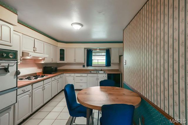 11511 Corlyn Drive, St Louis, MO 63138