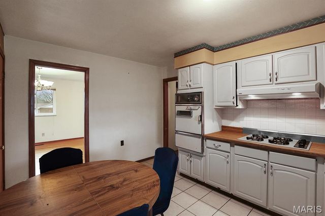 11511 Corlyn Drive, St Louis, MO 63138