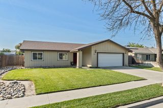 1363 Stanford Place, Hanford, CA 93230