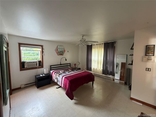 1413 Goshen Turnpike, Middletown, NY 10941
