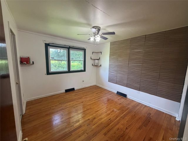 1413 Goshen Turnpike, Middletown, NY 10941