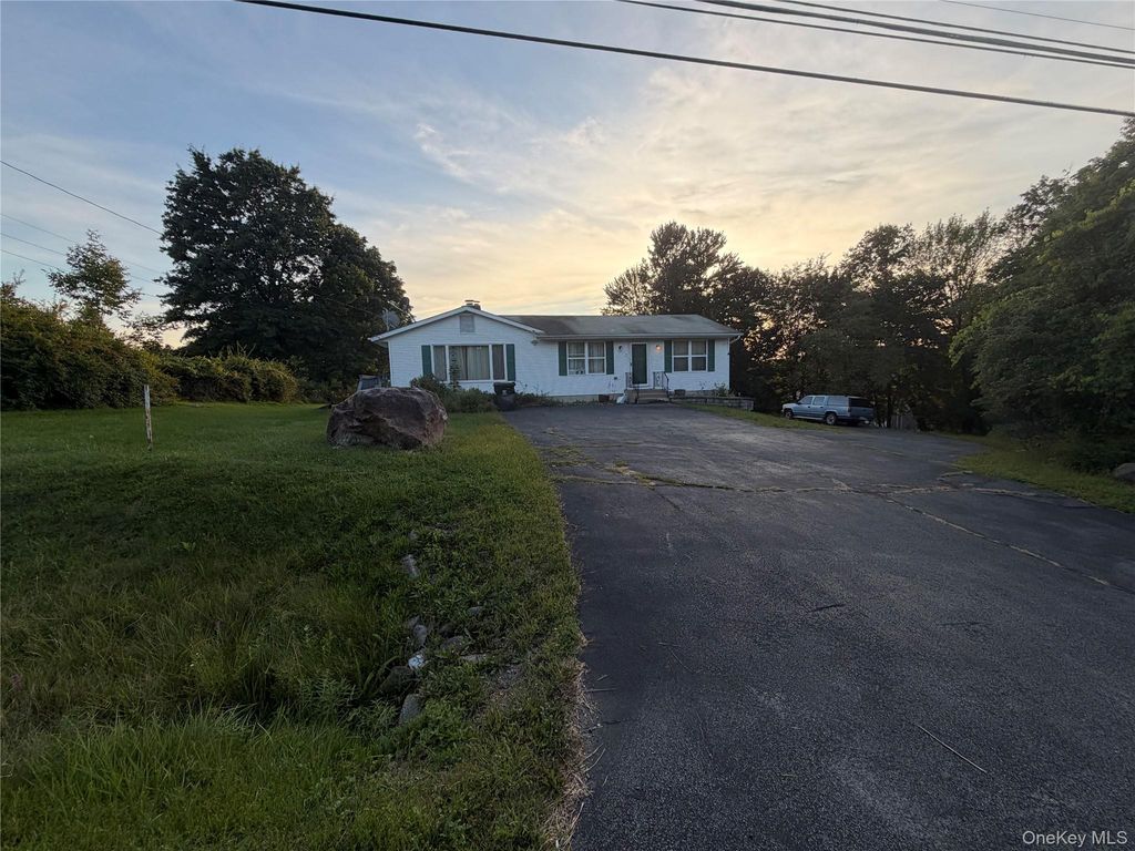 1413 Goshen Turnpike, Middletown, NY 10941