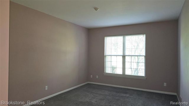 1976 Pinecroft Drive 194, Canton, MI 48188