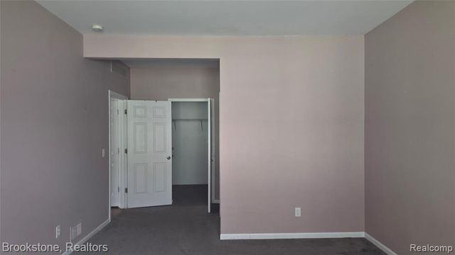 1976 Pinecroft Drive 194, Canton, MI 48188
