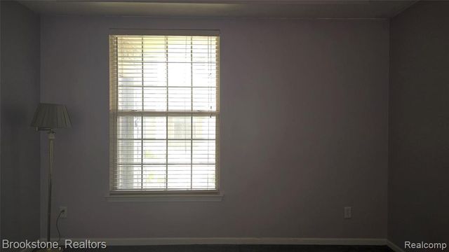 1976 Pinecroft Drive 194, Canton, MI 48188