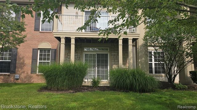 1976 Pinecroft Drive 194, Canton, MI 48188