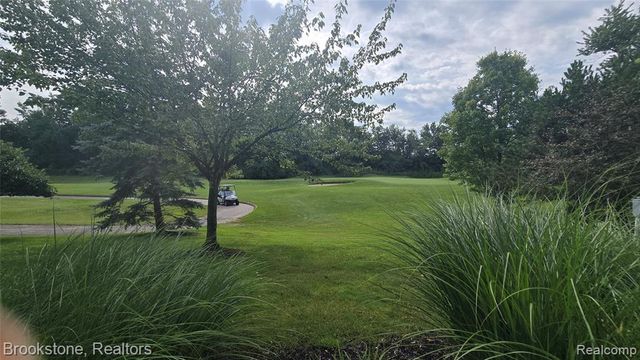 1976 Pinecroft Drive 194, Canton, MI 48188