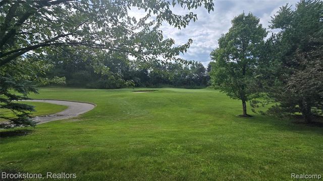 1976 Pinecroft Drive 194, Canton, MI 48188