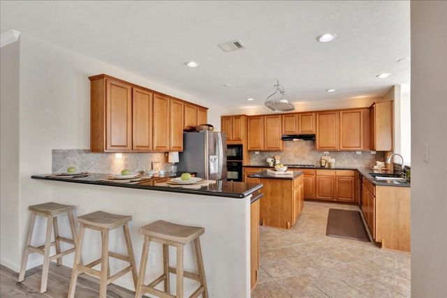 2225 Palm Bay Circle, Seabrook, TX 77586