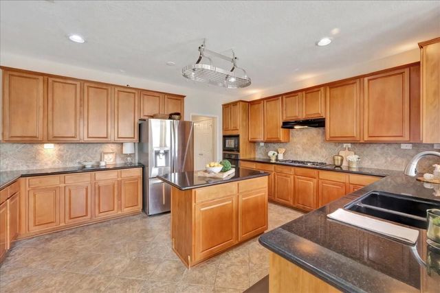 2225 Palm Bay Circle, Seabrook, TX 77586