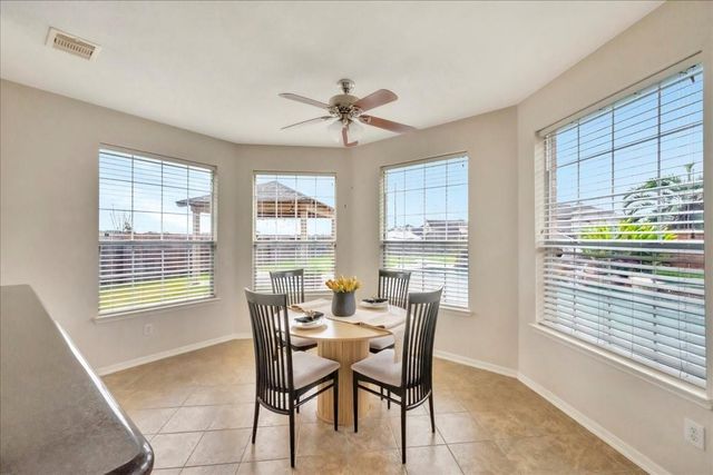 2225 Palm Bay Circle, Seabrook, TX 77586
