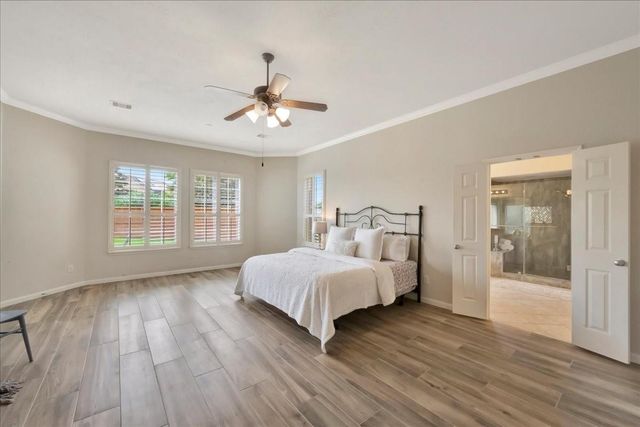 2225 Palm Bay Circle, Seabrook, TX 77586