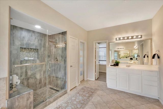 2225 Palm Bay Circle, Seabrook, TX 77586