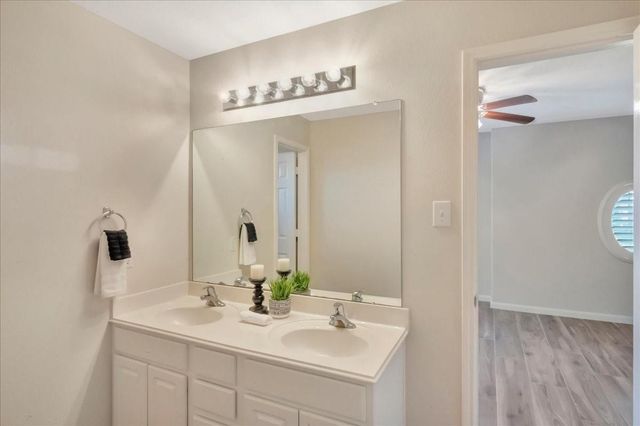 2225 Palm Bay Circle, Seabrook, TX 77586