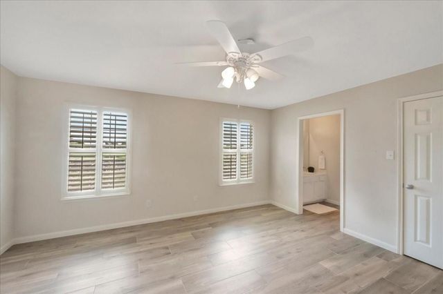 2225 Palm Bay Circle, Seabrook, TX 77586