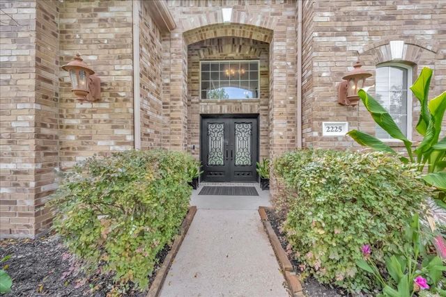 2225 Palm Bay Circle, Seabrook, TX 77586