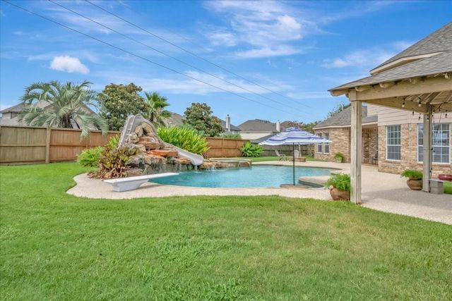 2225 Palm Bay Circle, Seabrook, TX 77586