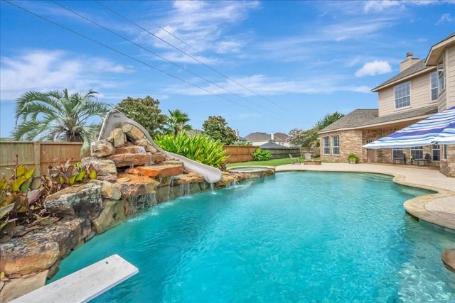 2225 Palm Bay Circle, Seabrook, TX 77586
