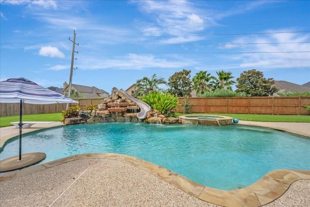 2225 Palm Bay Circle, Seabrook, TX 77586