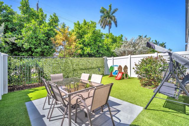 20308 NW 6th Pl, Miami Gardens, FL 33169