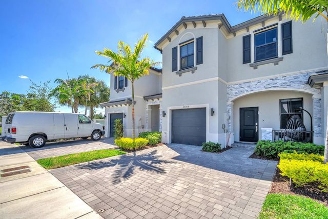 20308 NW 6th Pl, Miami Gardens, FL 33169