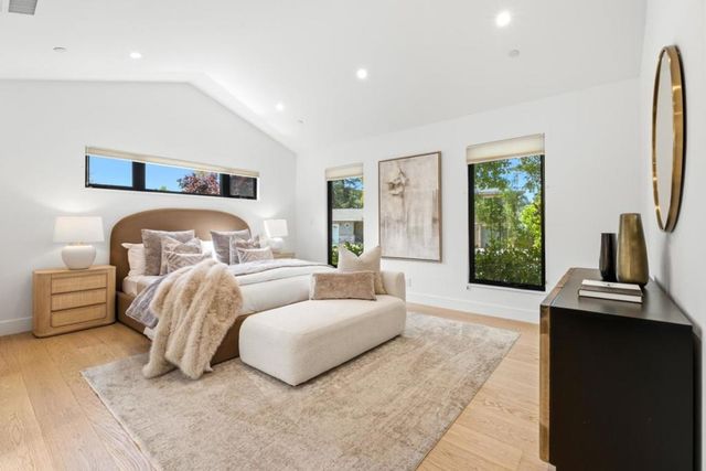 121 Inner Circle, Redwood City, CA 94062