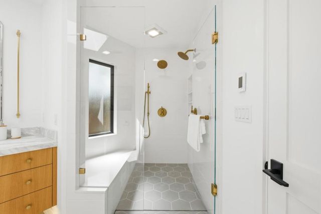 121 Inner Circle, Redwood City, CA 94062