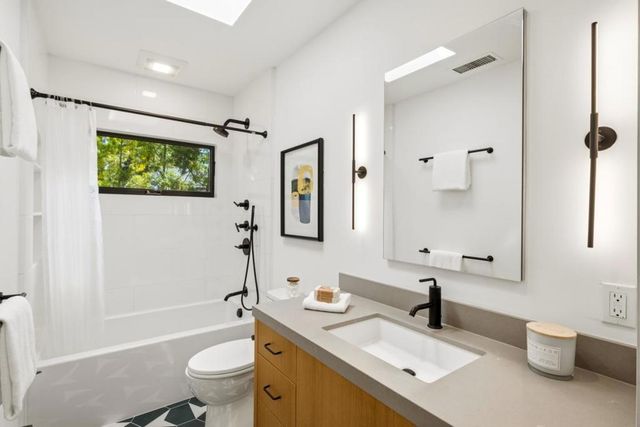 121 Inner Circle, Redwood City, CA 94062