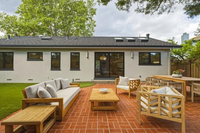 121 Inner Circle, Redwood City, CA 94062