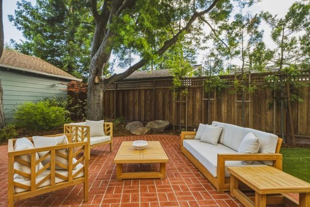 121 Inner Circle, Redwood City, CA 94062