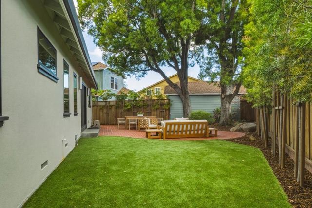 121 Inner Circle, Redwood City, CA 94062