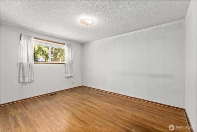 17030 14th Avenue NE, Shoreline, WA 98155