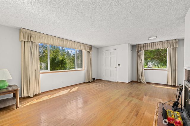 17030 14th Avenue NE, Shoreline, WA 98155