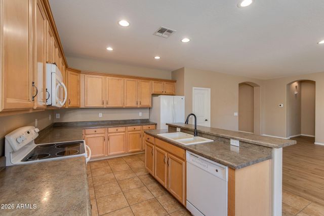613 W STANLEY Avenue, San Tan Valley, AZ 85140