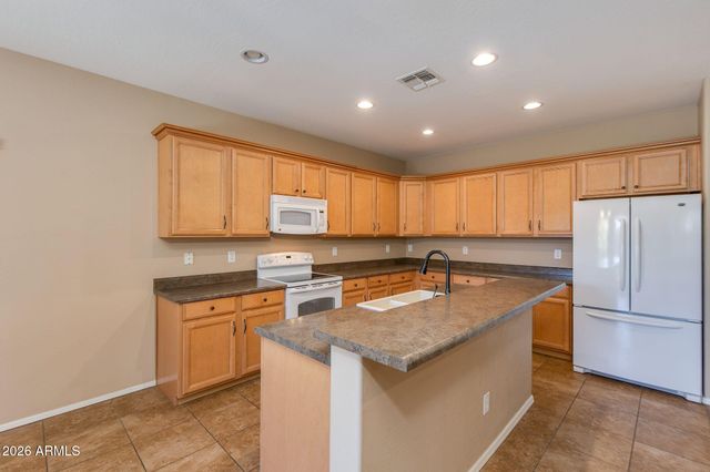 613 W STANLEY Avenue, San Tan Valley, AZ 85140