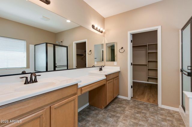 613 W STANLEY Avenue, San Tan Valley, AZ 85140