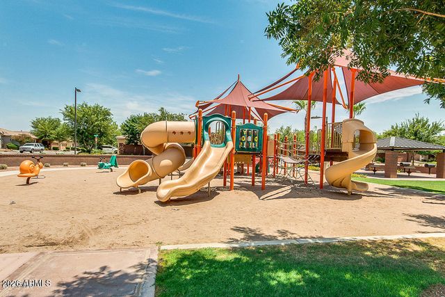 613 W STANLEY Avenue, San Tan Valley, AZ 85140