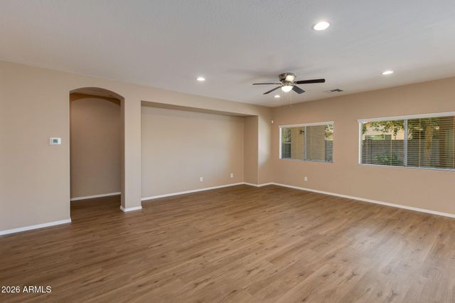613 W STANLEY Avenue, San Tan Valley, AZ 85140