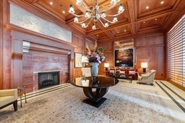 1 Dalton 3506, Boston, MA 02115