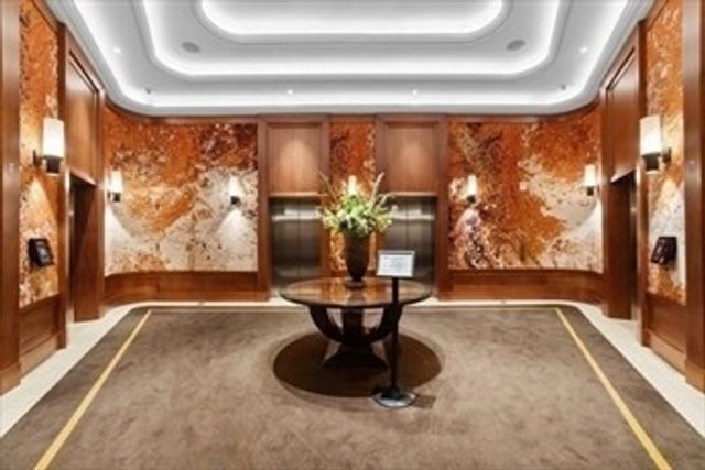 1 Dalton 3506, Boston, MA 02115