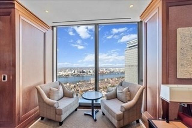 1 Dalton 3506, Boston, MA 02115