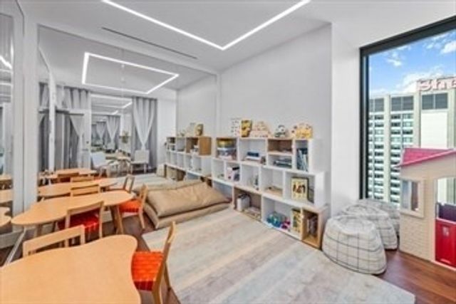 1 Dalton 3506, Boston, MA 02115