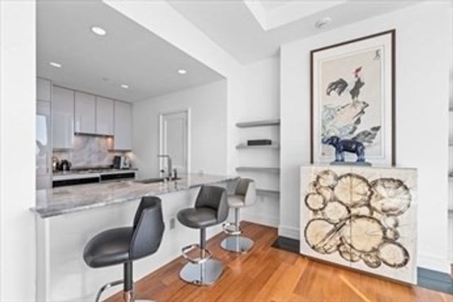 1 Dalton 3506, Boston, MA 02115