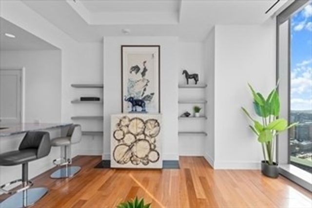 1 Dalton 3506, Boston, MA 02115