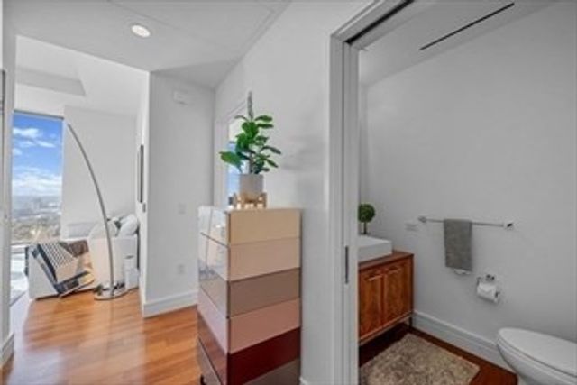 1 Dalton 3506, Boston, MA 02115