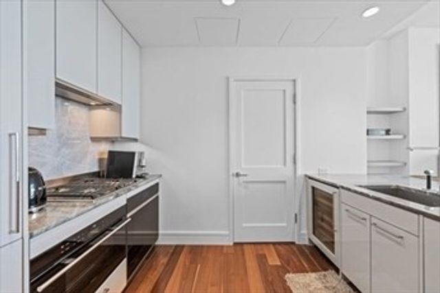 1 Dalton 3506, Boston, MA 02115