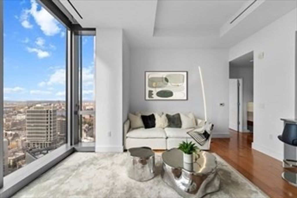 1 Dalton 3506, Boston, MA 02115