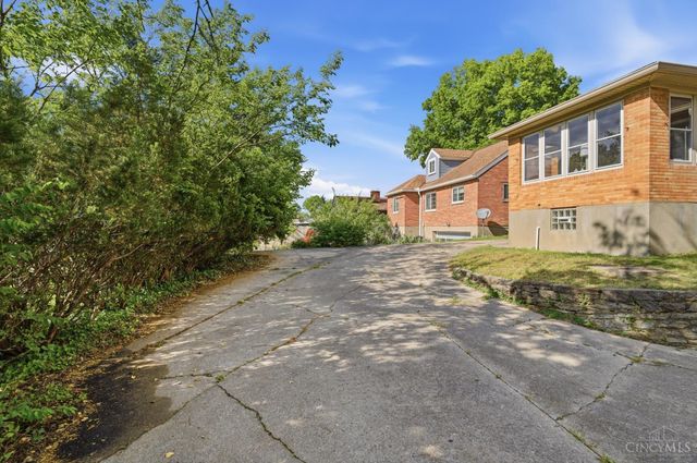 6733 Stoll Lane, Silverton, OH 45236