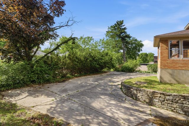 6733 Stoll Lane, Silverton, OH 45236